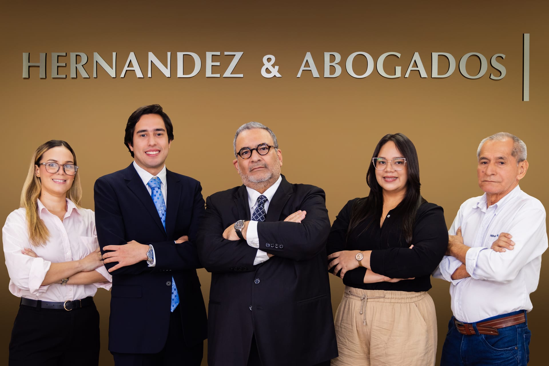 Equipo de Hernández & Abogados en sus oficinas de Barranquilla
